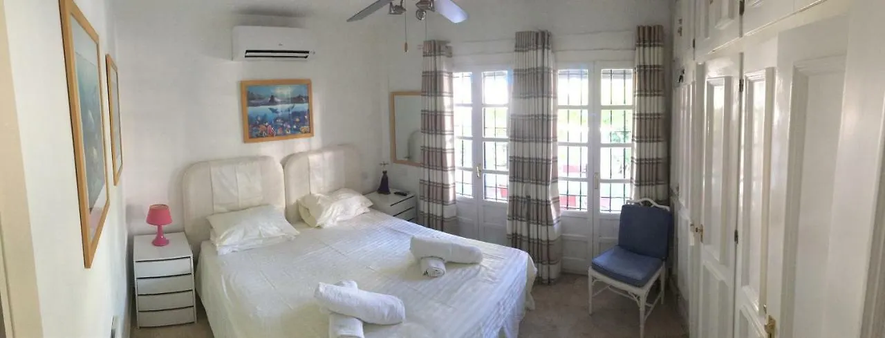 Sunny Garden Apartment Estepona
