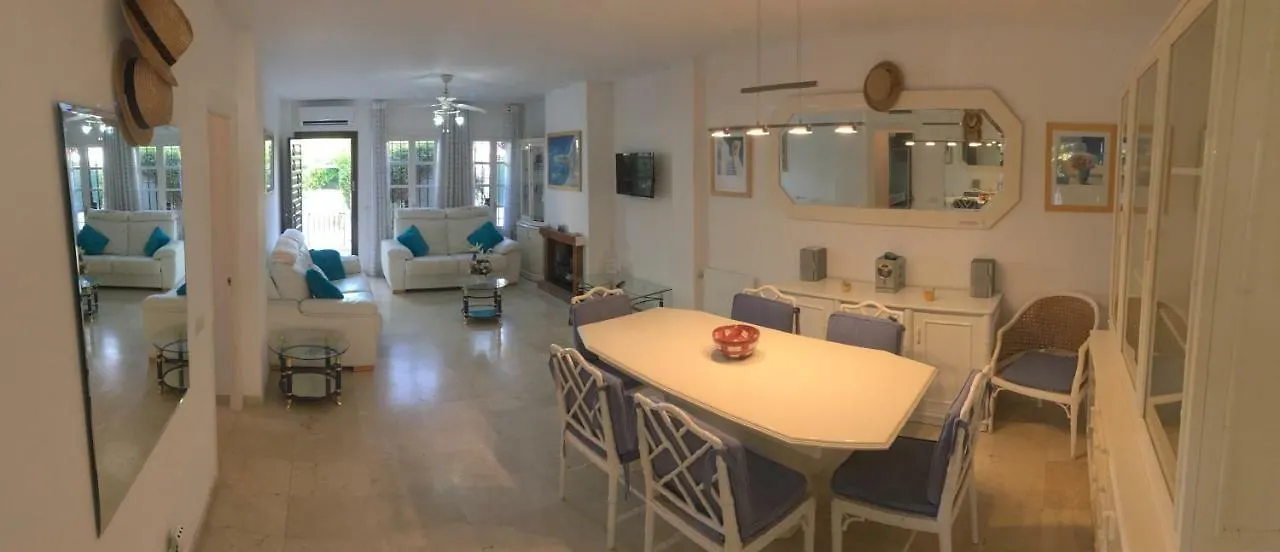 Sunny Garden Apartment Estepona