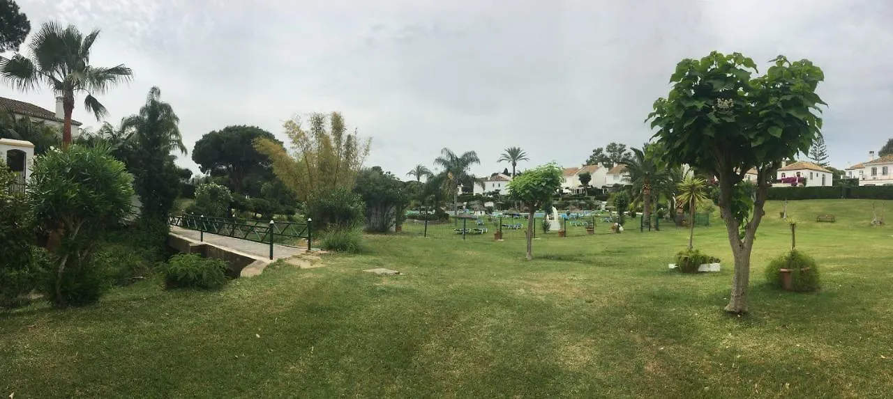 Sunny Garden Apartment Estepona