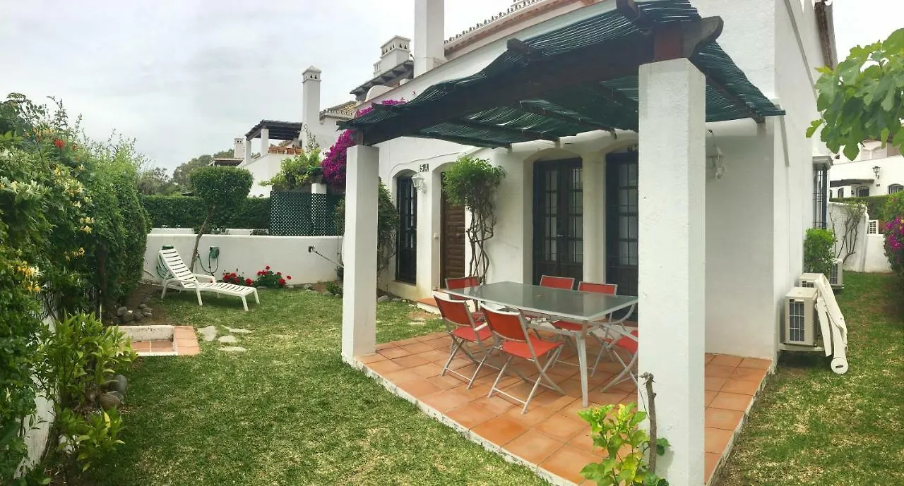 Sunny Garden Apartment Estepona